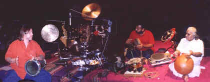 PETE VIKU SELVA LIVE.JPG (38011 bytes)